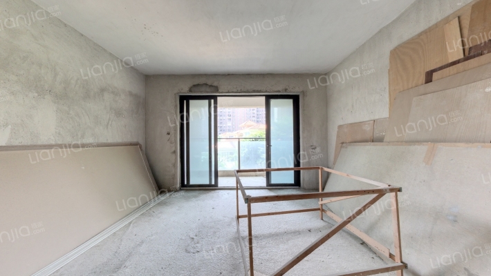 御峰臻品二手房实景图