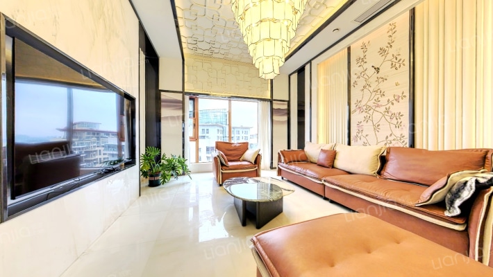 麓山国际茵特拉肯B区二手房实景图