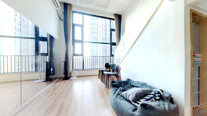 保利越鸿都会广场二手房实景图