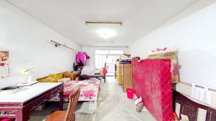 鸿泰苑一区二手房实景图