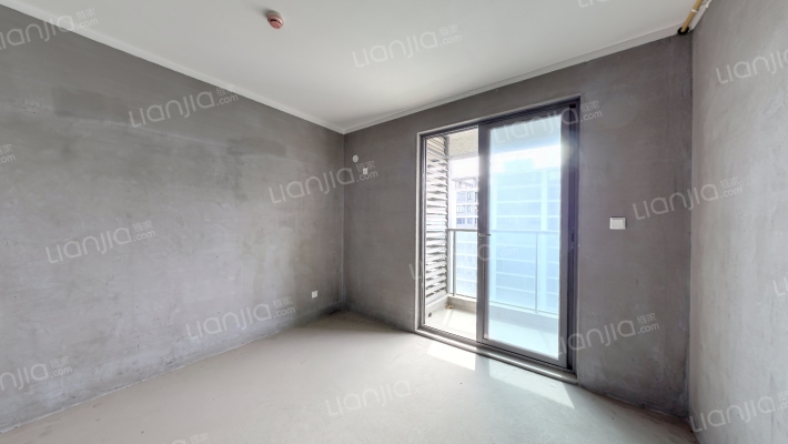 盈瑞华庭二手房实景图