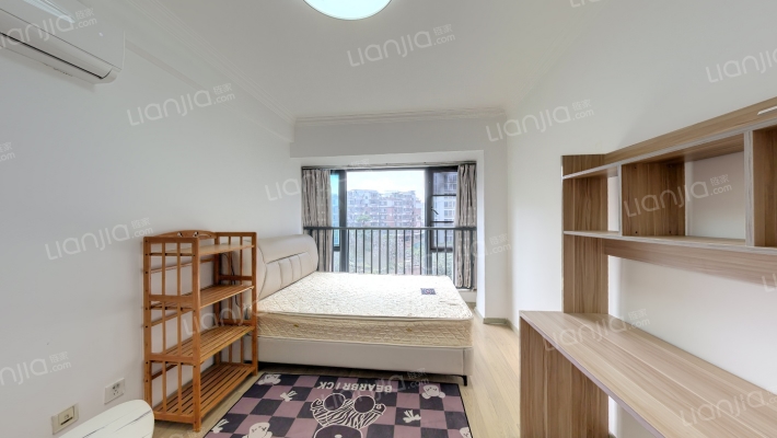 时尚岛蓝钻二手房实景图