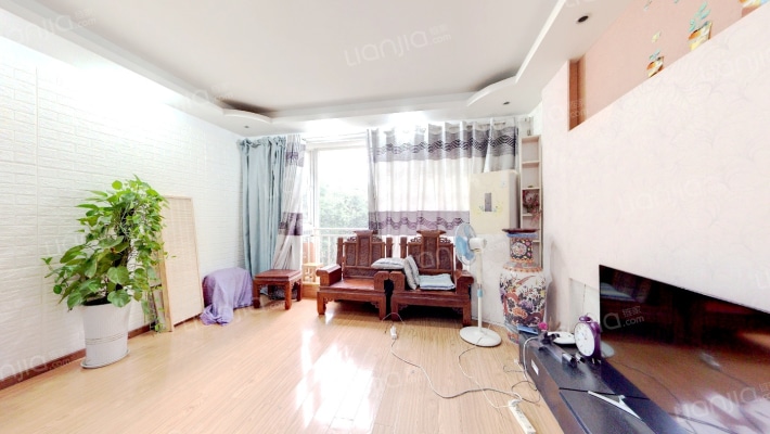 会所花园二手房实景图