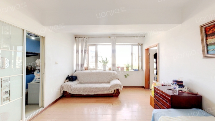 擎天华庭二手房实景图