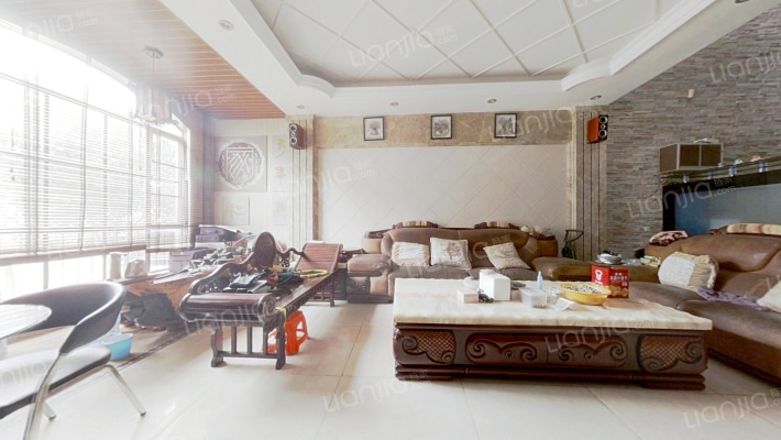 万科城二手房实景图