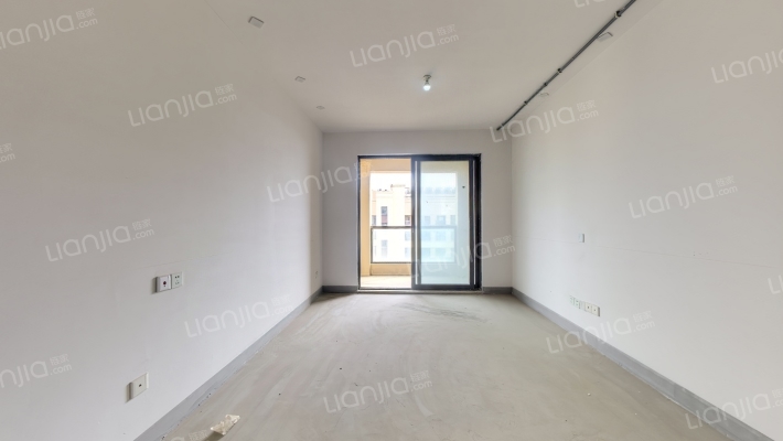 绿地理想名苑二手房实景图