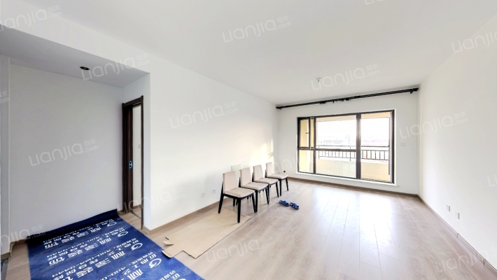 方大晴川里二手房实景图