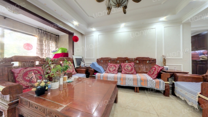 永威迎宾府二手房实景图