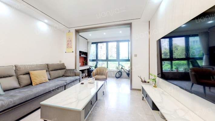 亚丁小镇二手房实景图