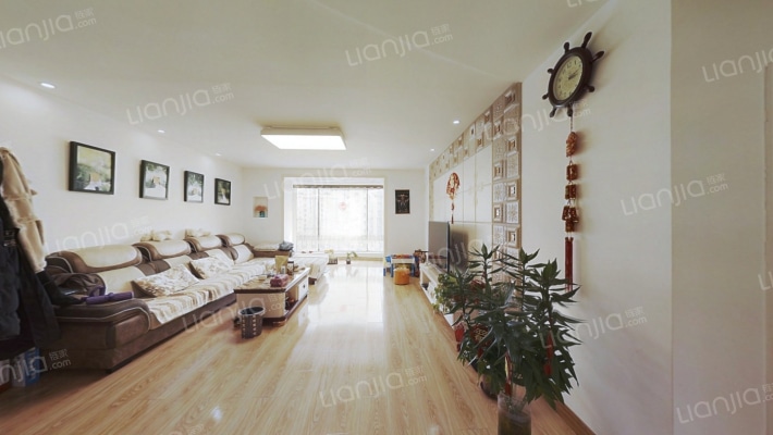 南航世纪苑二手房实景图