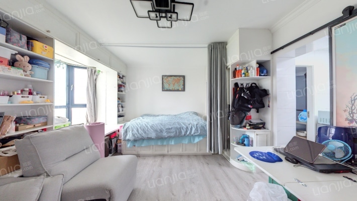 天道俪晶国际公寓二手房实景图