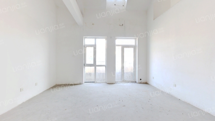 中旅国际小镇东区二手房实景图