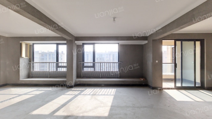 悦汀蓝玉轩二手房实景图