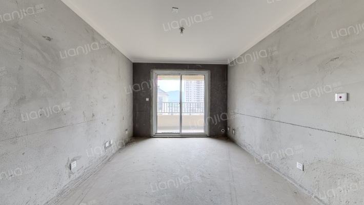 鸿润家园二手房实景图