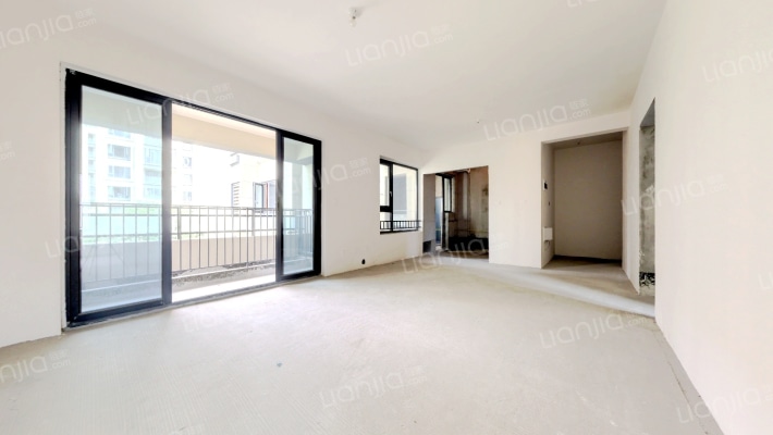 澜岸听溪二手房实景图