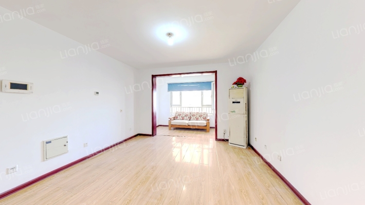 绿地梵尔赛公馆二手房实景图