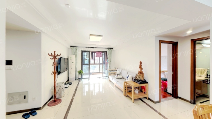 招商莱顿小镇二手房实景图