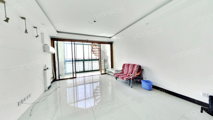 江秋新苑二手房实景图