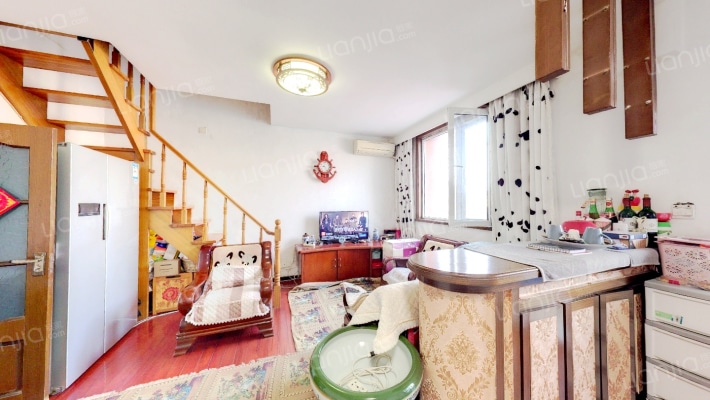 新兴小区二手房实景图