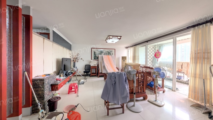 米兰春天二手房实景图