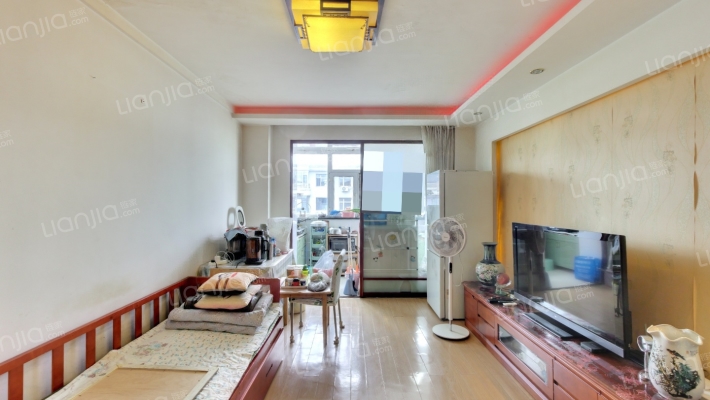 香槟小镇二手房实景图