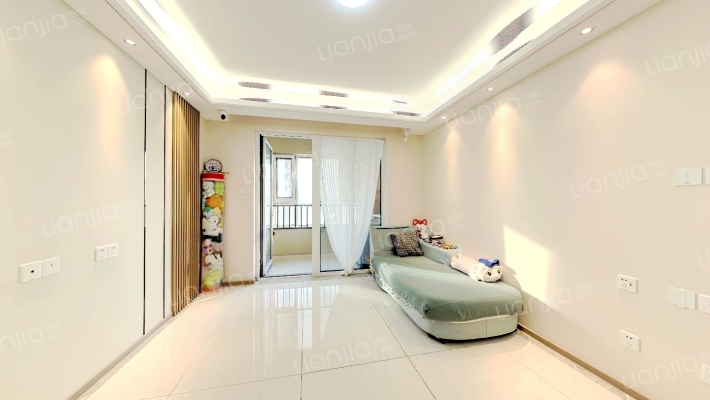 世茂璀璨公园二手房实景图