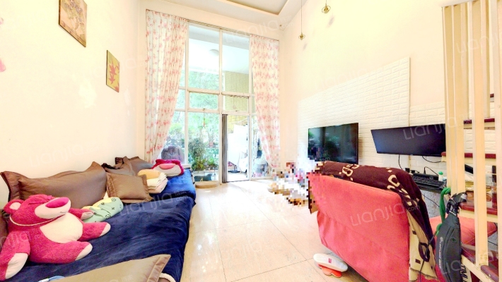 莱茵河畔二手房实景图