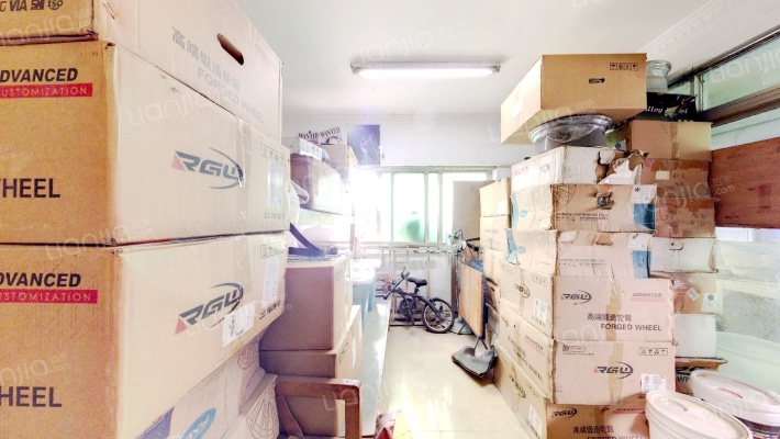 水库市场综合楼二手房实景图