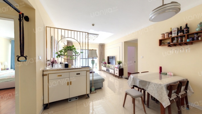 卓锦万黛二手房实景图