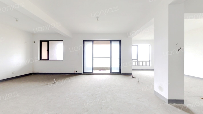 青山鹤岭二手房实景图