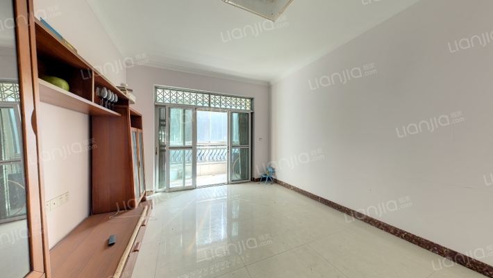 嘉信华庭二手房实景图