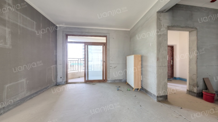 武汉国博新城二期碧园居二手房实景图