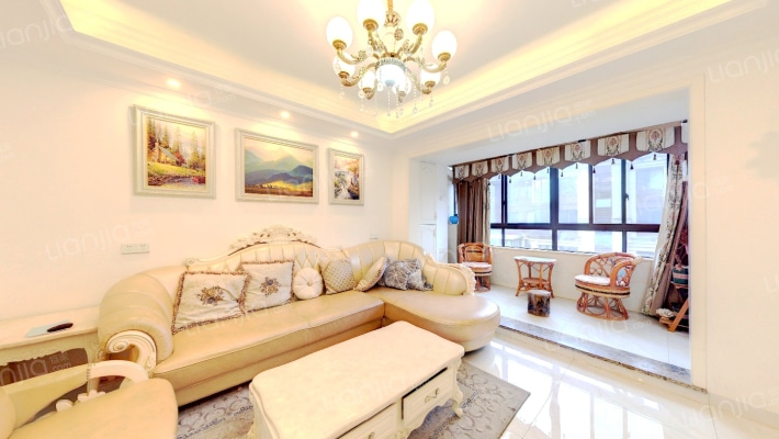 欧莱雅郡二手房实景图