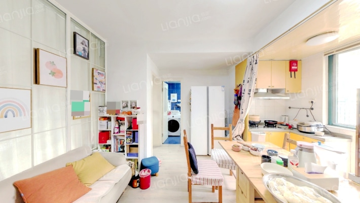 虹梅佳苑二手房实景图