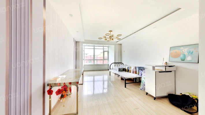 德意名典东区二手房实景图