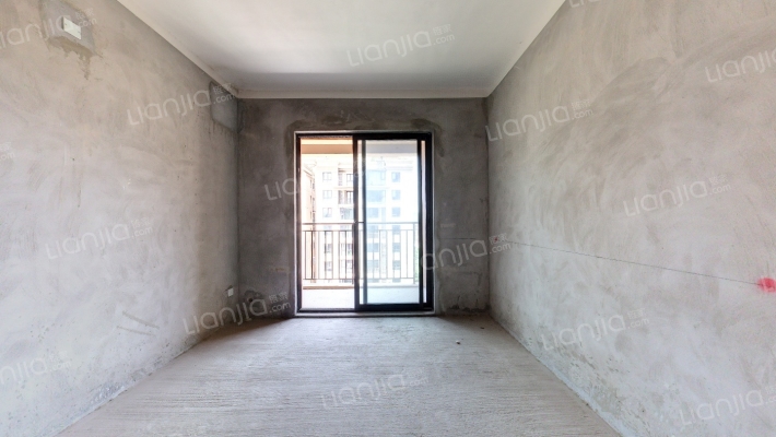 华美翡丽山四期二手房实景图