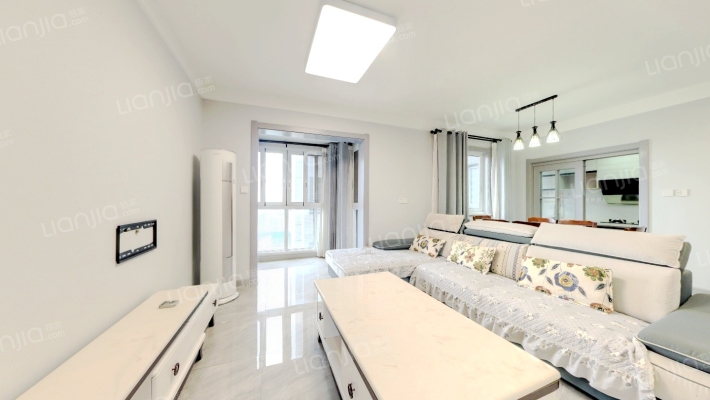 合能珍宝琥珀3期二手房实景图