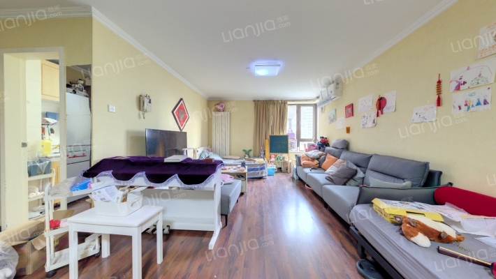 半岛国际公寓二手房实景图