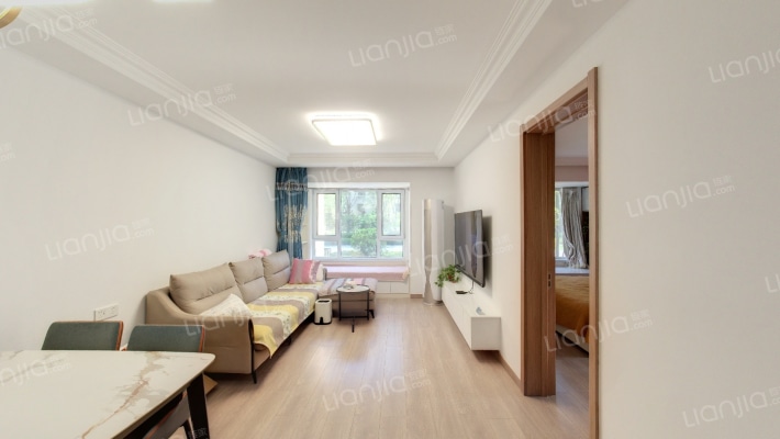 万科翡翠都会A区二手房实景图