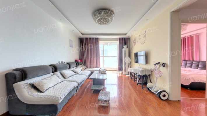 皇冠国际一期二手房实景图