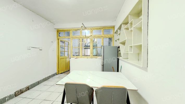 卫前里新村二手房实景图