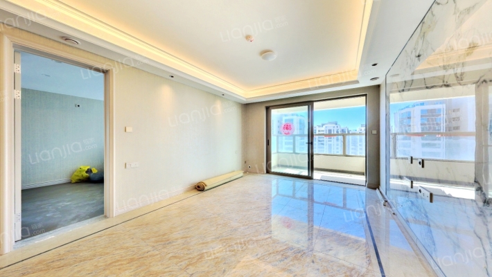 万科山河道二手房实景图