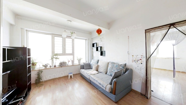 泓林金色地标二手房实景图