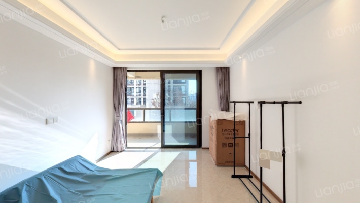 荣安铂云府二手房实景图