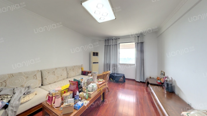 高尔夫国际花园二手房实景图