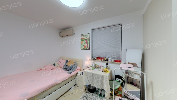 新闸路1730弄二手房实景图