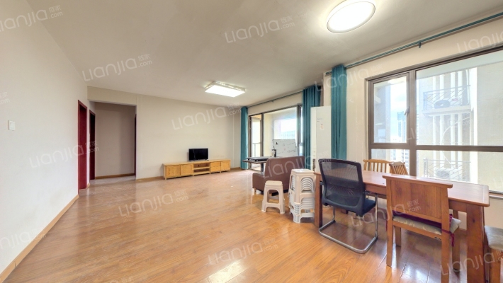 南湖国际中心二手房实景图