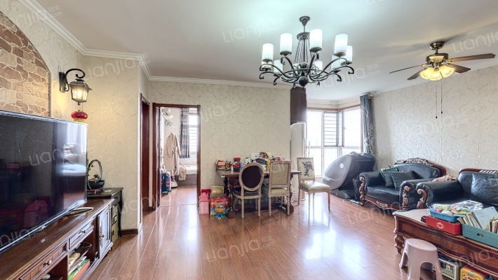 珠峰国际花园二手房实景图