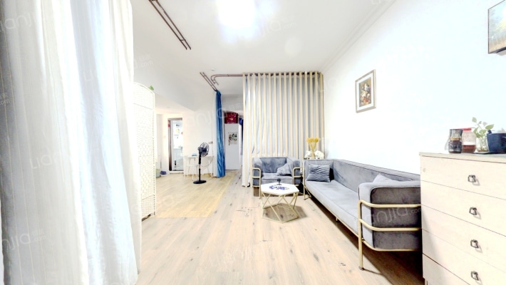 大中华汇展阁二手房实景图