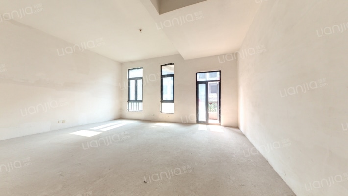 中海峰墅二手房实景图